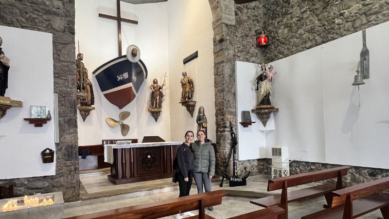 la ermita de gaztelugatxe por dentro