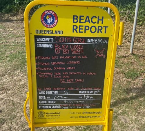 aviso playas stradbroke island
