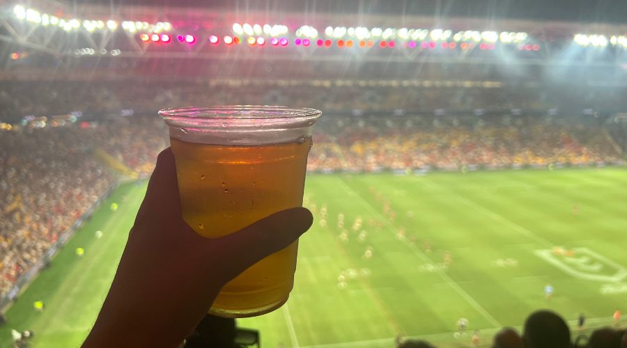 precio cerveza partido rugby australia