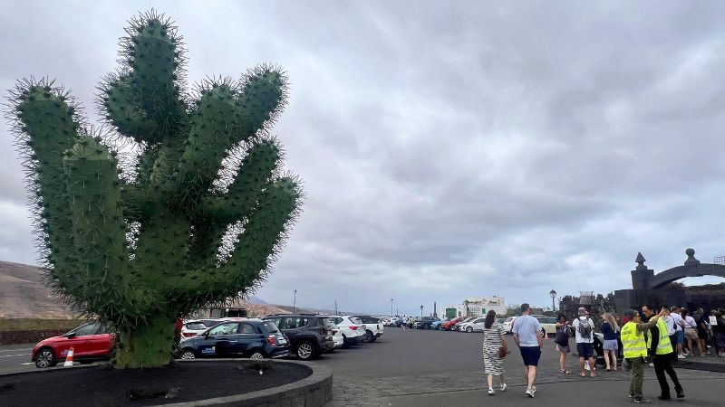 cactus estatua jardin lanzarote