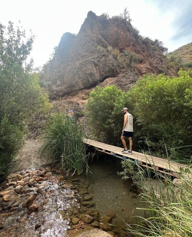 inicio-sendero-canales-rio